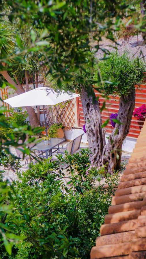 Flowers Studios Benitses  Ngoại thất bức ảnh
