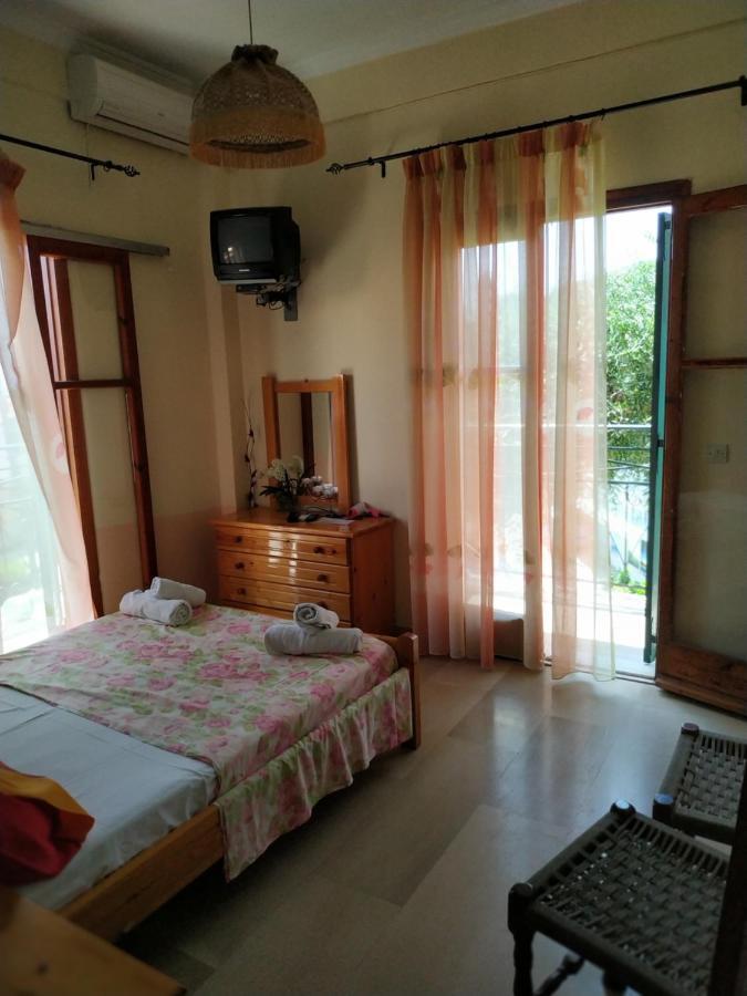 Flowers Studios Benitses  Ngoại thất bức ảnh
